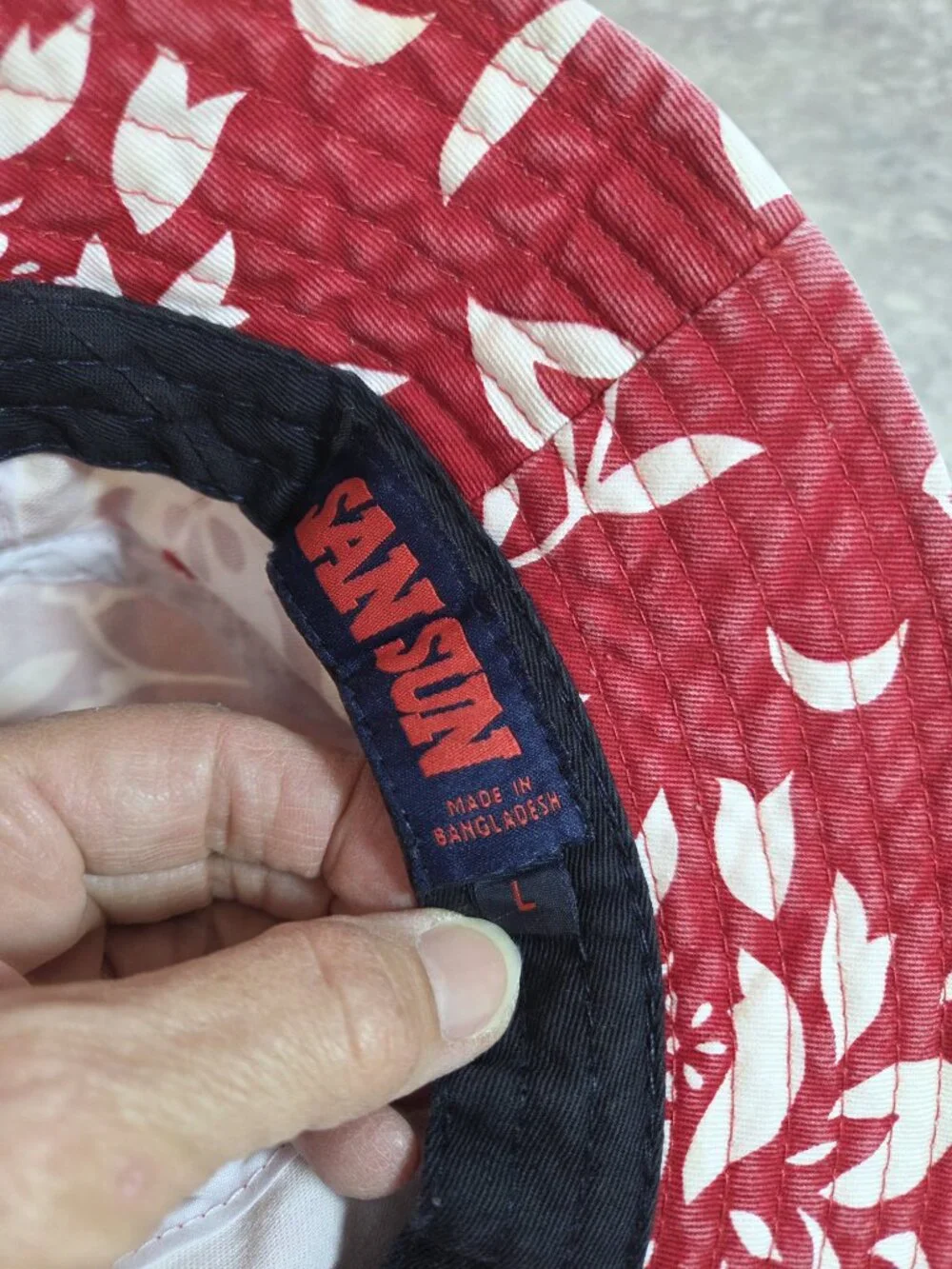 San Sun Red & White Floral Bucket Hat Size L